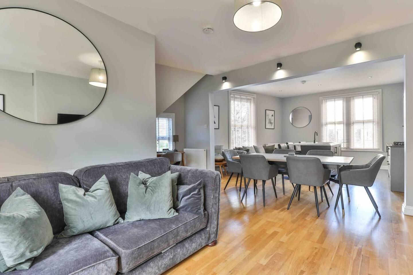 Stylish & Spacious 3 Bed Apartment With Parking 谢菲尔德 外观 照片