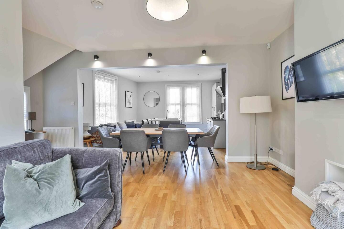 Stylish & Spacious 3 Bed Apartment With Parking 谢菲尔德 外观 照片