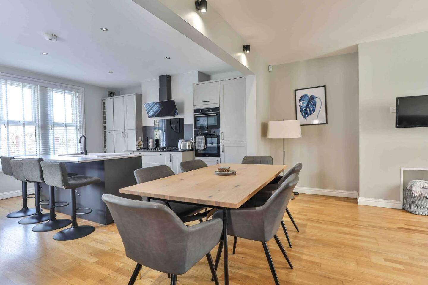 Stylish & Spacious 3 Bed Apartment With Parking 谢菲尔德 外观 照片