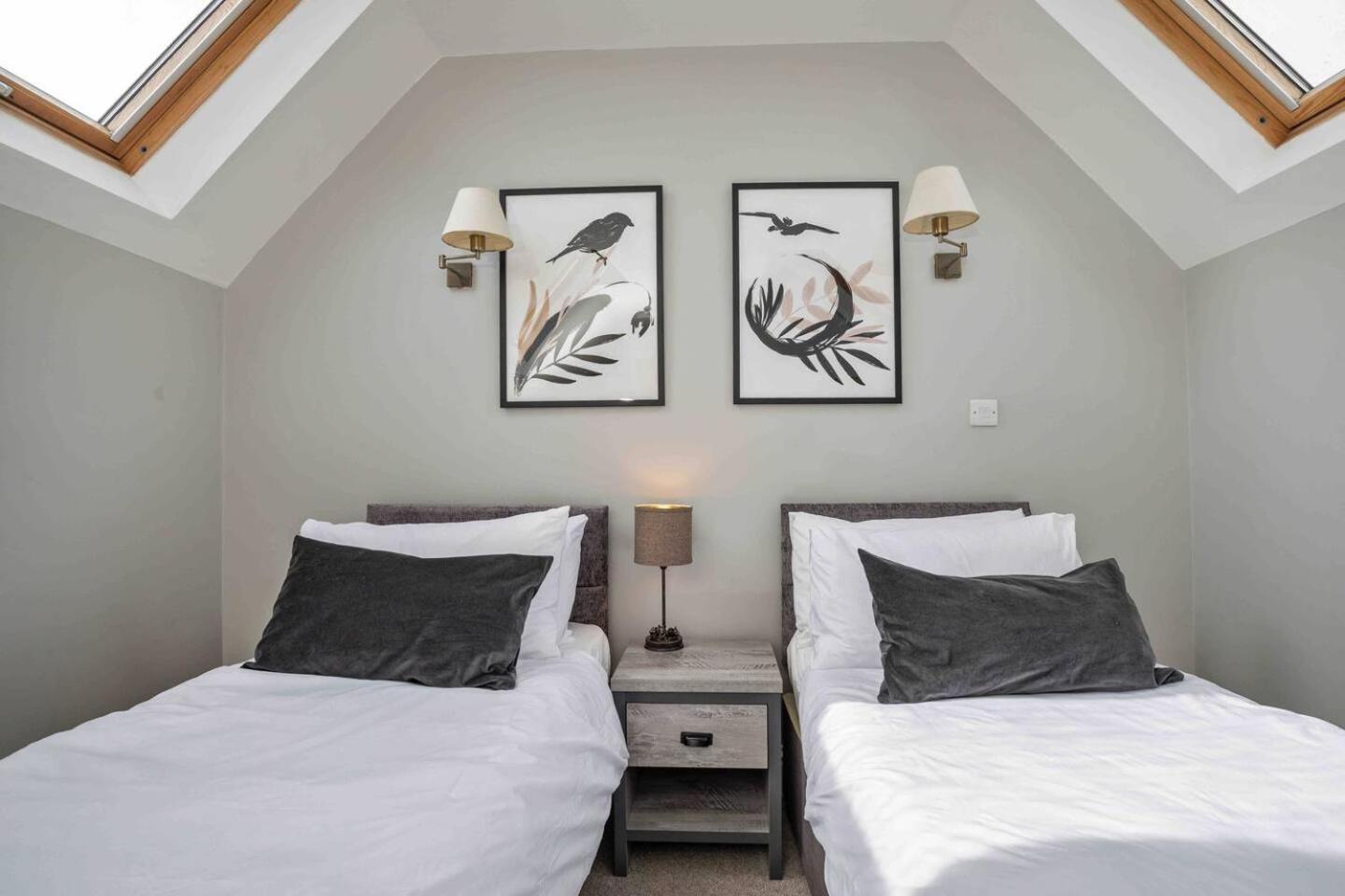 Stylish & Spacious 3 Bed Apartment With Parking 谢菲尔德 外观 照片